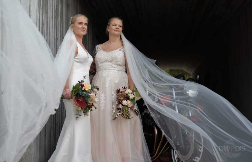 Brud och hennes tärna